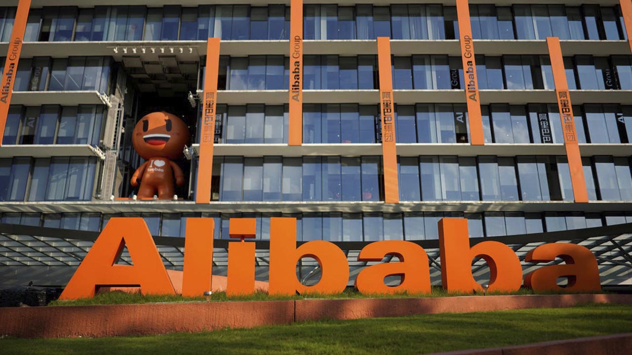 Em 2011, a Alibaba (dona do Aliexpress), registrou o termo 11.11 e desde então a data se tornou um grande feriado não-oficial nacional de compras.