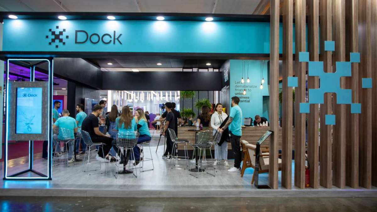 'Unicórnio' Dock demite 12% em reestruturação global após aquisições